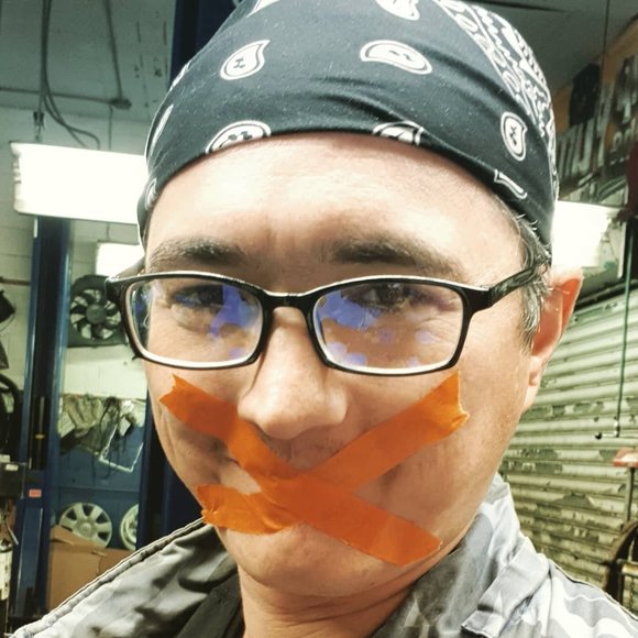 Poshmark profile picture for @zufar